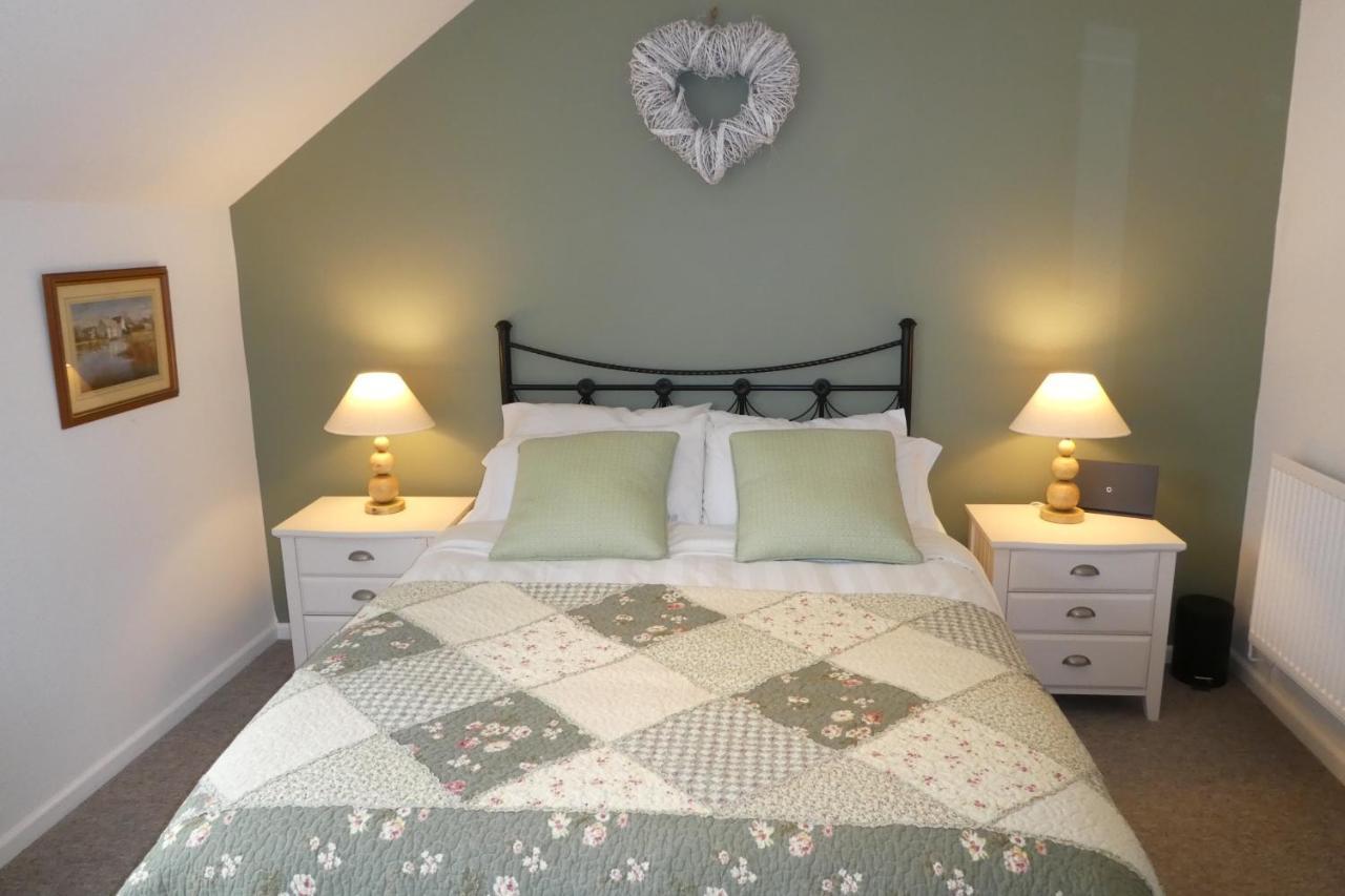 Liming Lodge - Lakeside Home In The Cotswolds سيرني الجنوبية المظهر الخارجي الصورة