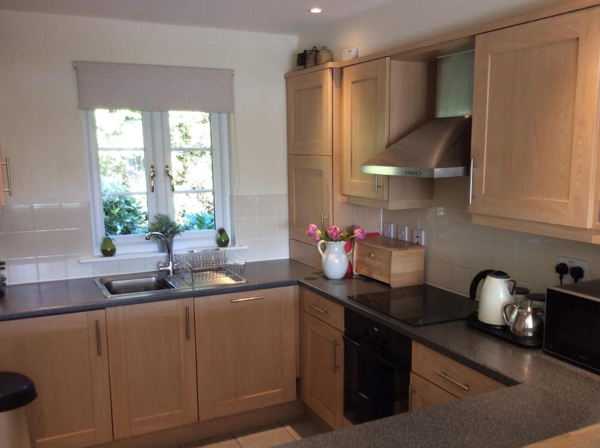 Liming Lodge - Lakeside Home In The Cotswolds سيرني الجنوبية المظهر الخارجي الصورة